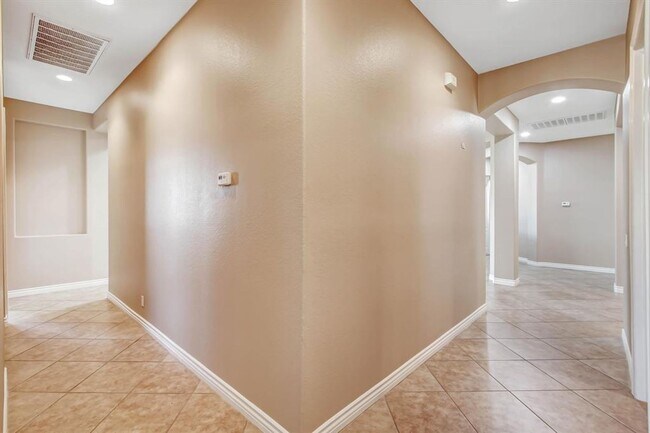 Building Photo - 81870 Fiori del Deserto Dr