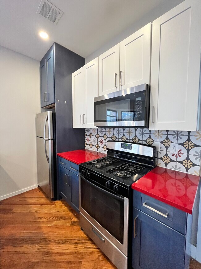 739 Garfield Ave 3B - 735 Garfield Ave
