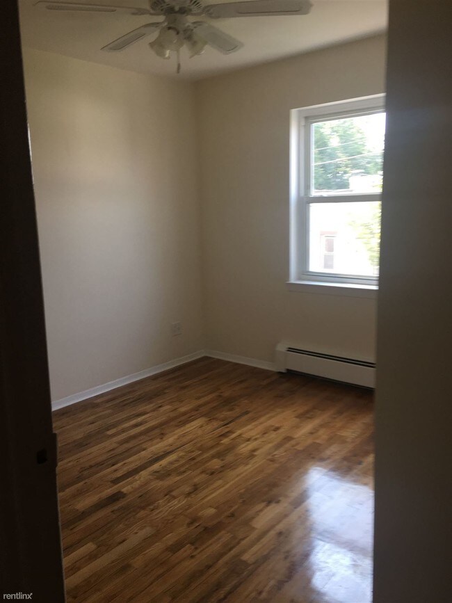 Building Photo - 5701 Waldron St