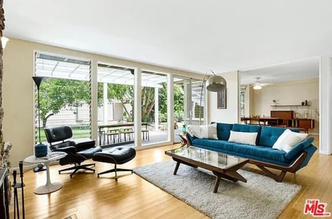 Foto del edificio - 3506 Beethoven St