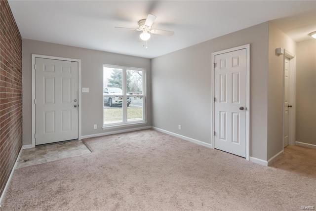 Building Photo - 482 Hill Dr