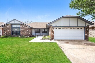Building Photo - 11225 Cimarron Dr