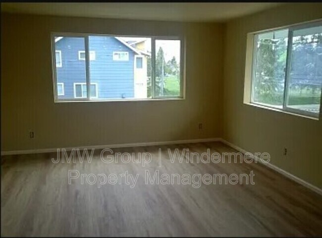 Foto del edificio - 5215 38th Ave SW