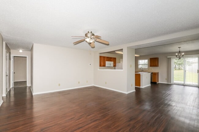 Foto del edificio - 10356 Cotton Blossom Dr