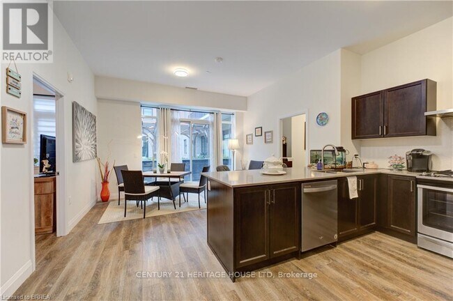 Building Photo - 1 Redfern Ave