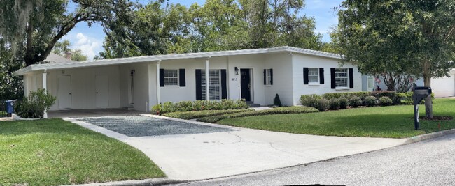 Foto del edificio - 1817 Loch Berry Rd
