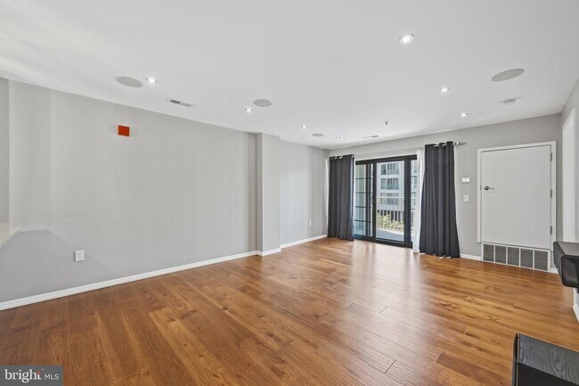 Foto del edificio - 2 Leverington Ave