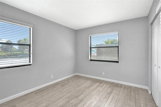 Building Photo - 1200 W 31st St