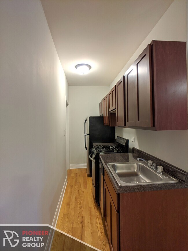 Foto del edificio - 953 W Cornelia Ave