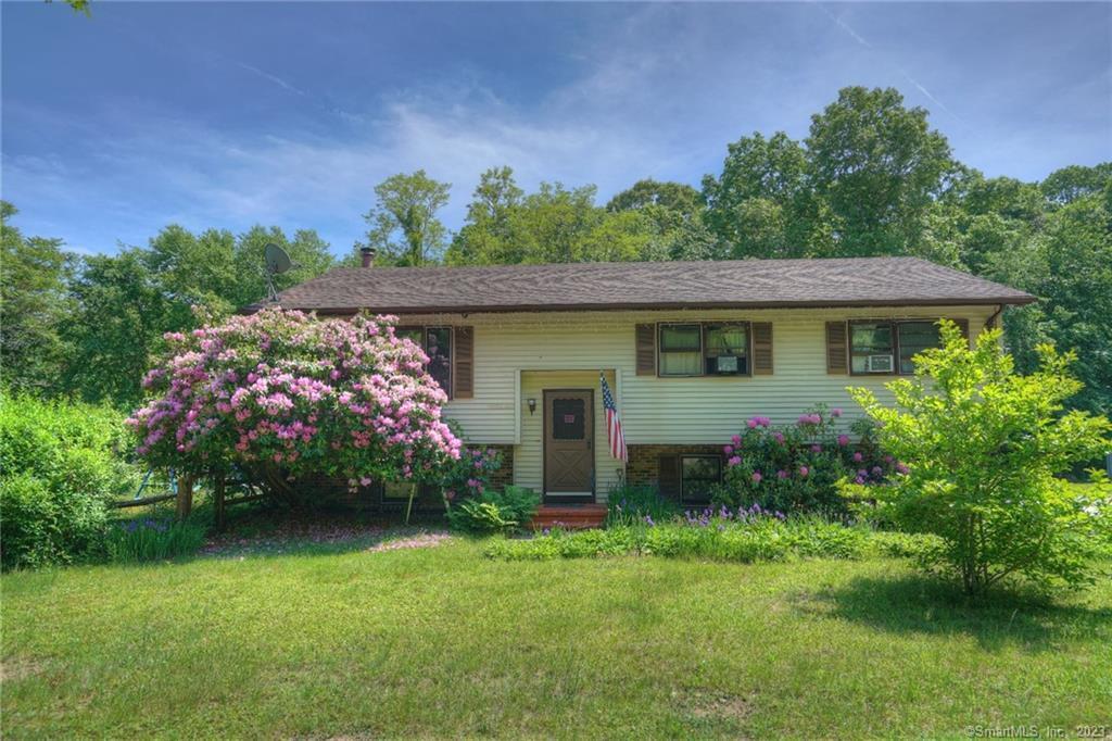 Foto principal - 8 Deer Ridge Rd
