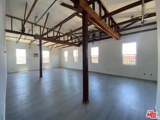 Building Photo - 726 S Santa Fe Ave