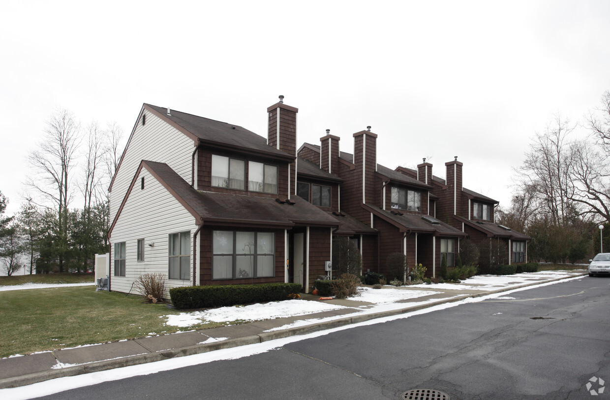 Building Photo - Hansens Landing