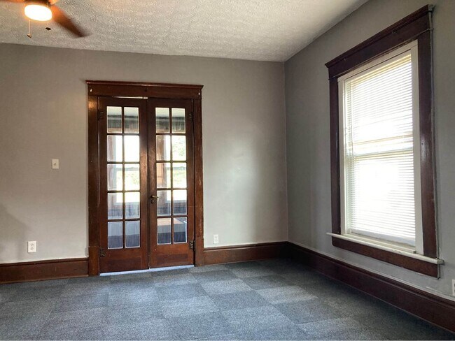 Building Photo - 494 Kling St
