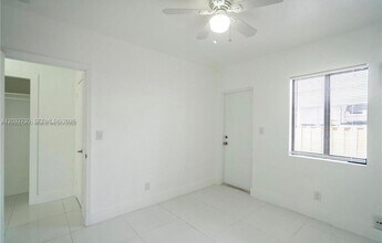Building Photo - 7935 Crespi Blvd