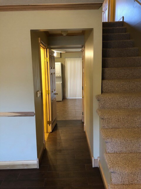 Building Photo - 1616 Spring Valley Dr