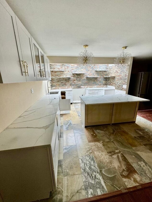 Foto principal - 14127 Sandfield Dr