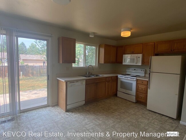 Building Photo - 3 br, 1.5 bath House - 2424 Wapiti Rd