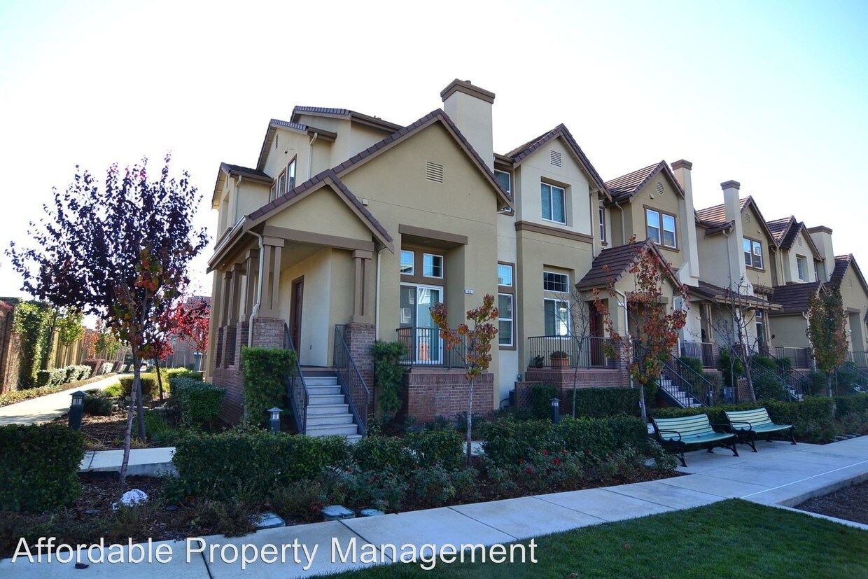 Foto principal - 3 br, 2.5 bath House - 1001 Amber Terrace