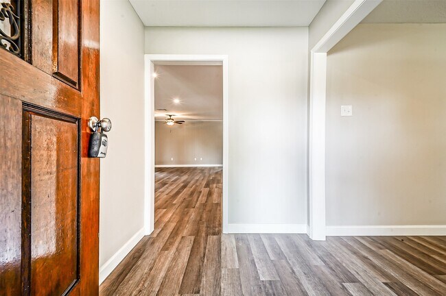 Foto del edificio - 2605 Leslie St