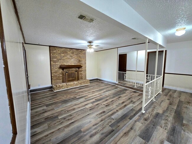 Building Photo - 1001 Hunters Creek Dr