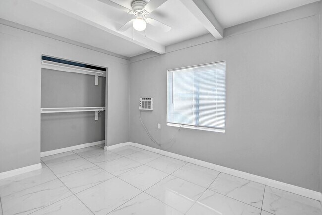 Foto del edificio - 5885 Picker St
