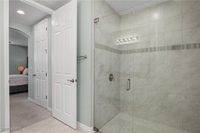 Building Photo - 14839 Edgewater Cir