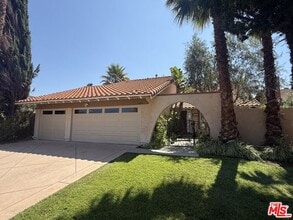 Building Photo - 6324 Aquarius Ave