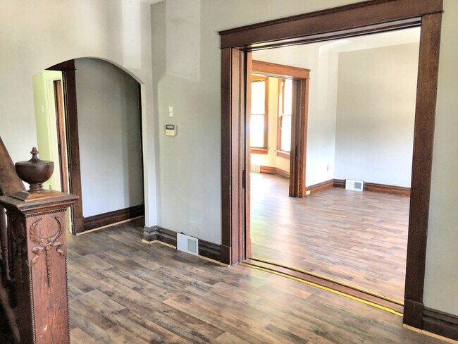 Building Photo - 1205 Cunningham Ave
