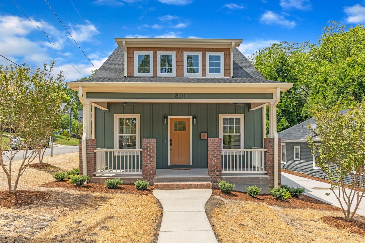 Foto principal - 801 N Elm St