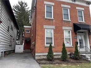 Building Photo - 202 N Townsend St