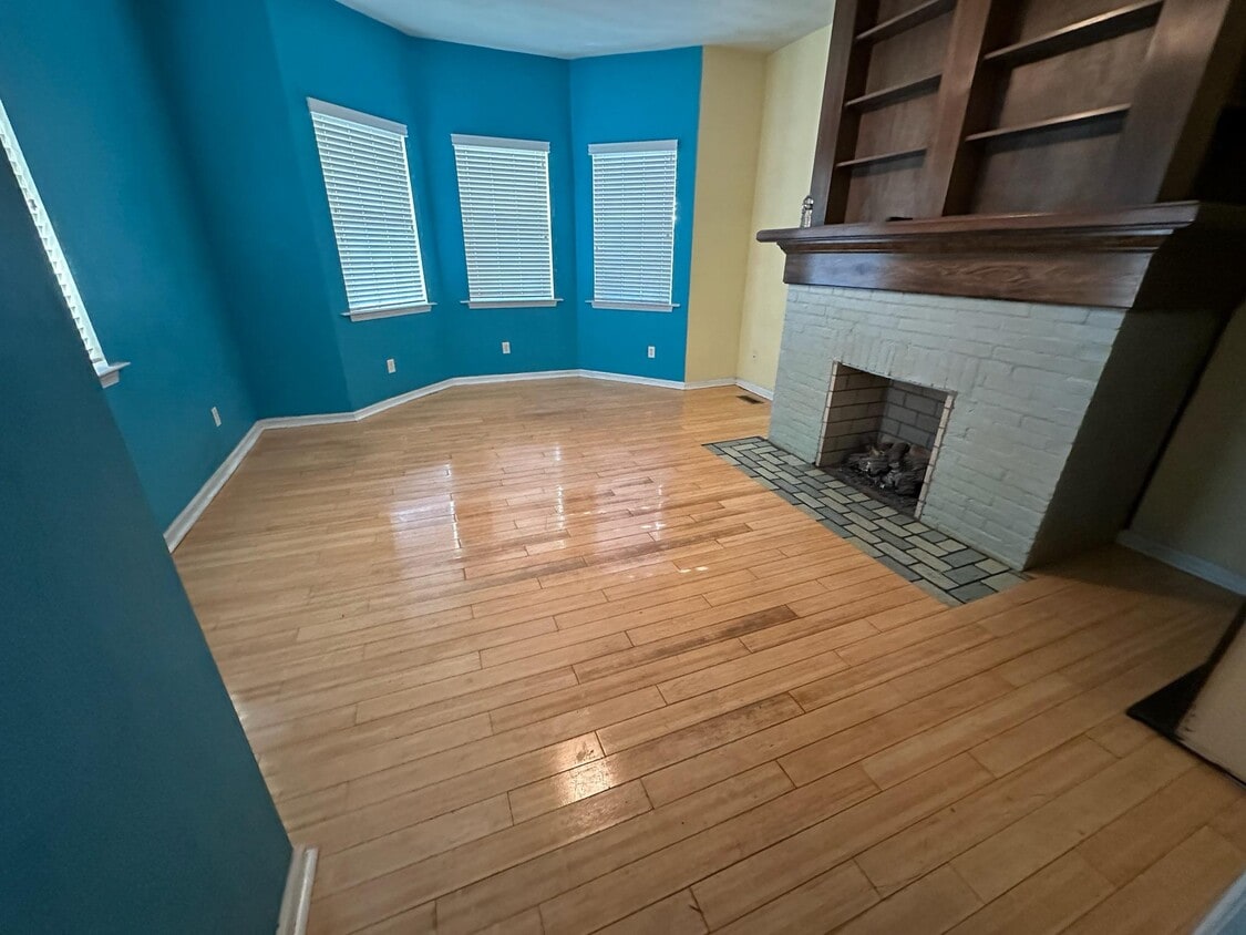 Building Photo - 316 W 31st St