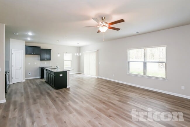 Building Photo - 139 Spring Knoll Dr