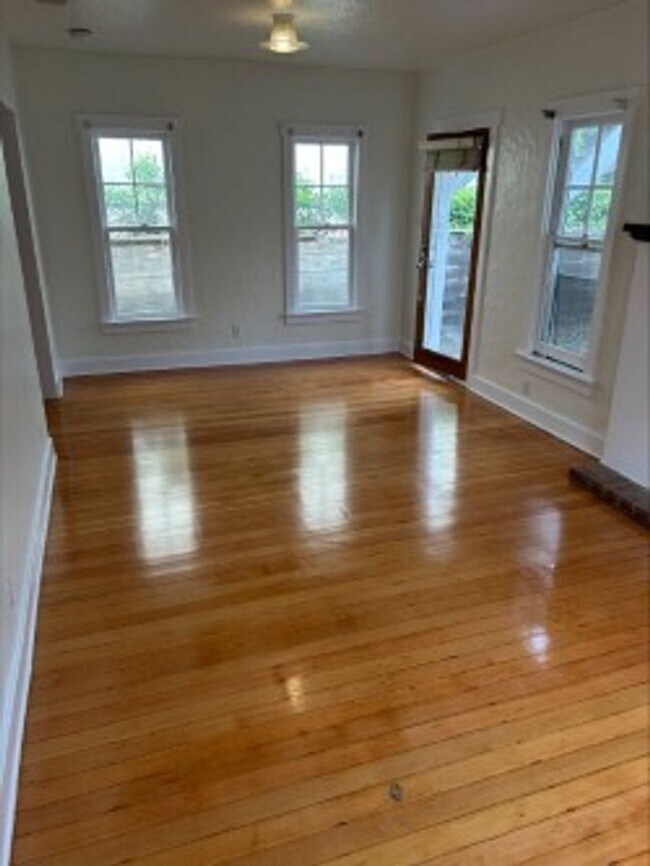 Building Photo - 2351-2353 Ocean Ave