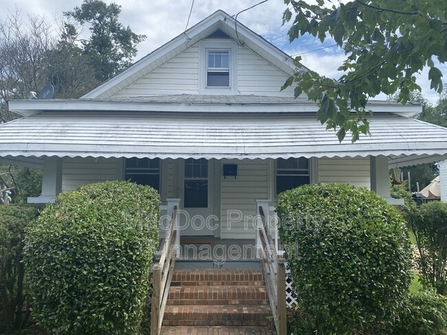 Building Photo - 119 Gibson St