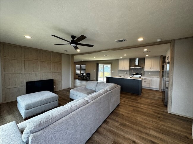 Building Photo - 191 Holly Pond