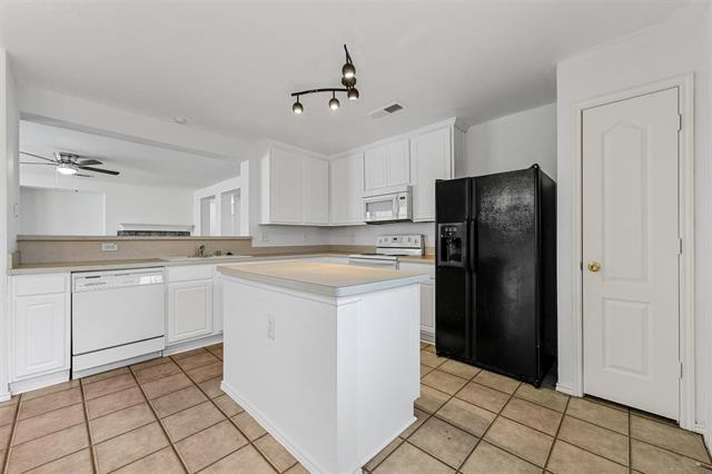 Foto del edificio - 4504 Wheat Field Dr