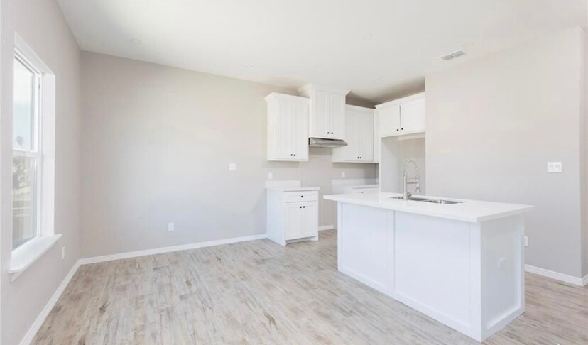 Building Photo - 2329 N Vly Cir