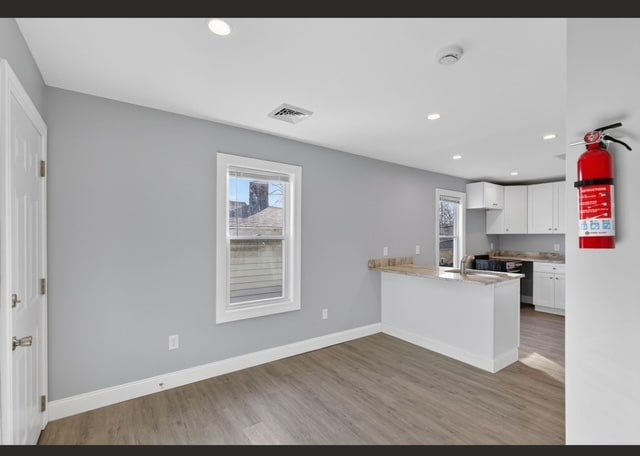 Building Photo - 122 Brookside Ave