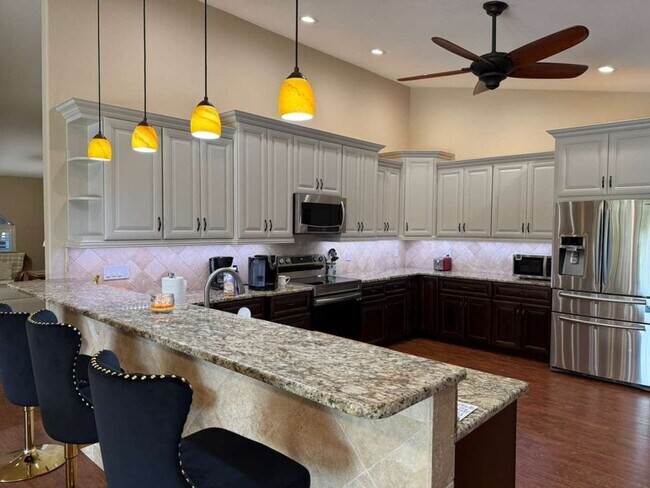 Foto del edificio - 4BR / 2BA Pool Home Near the Beach – Bonita Springs, FL