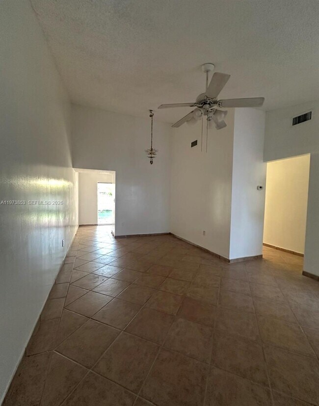 Foto del edificio - 10360 SW 154th Pl