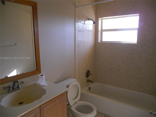 Foto del edificio - 22 SW 14th Ter