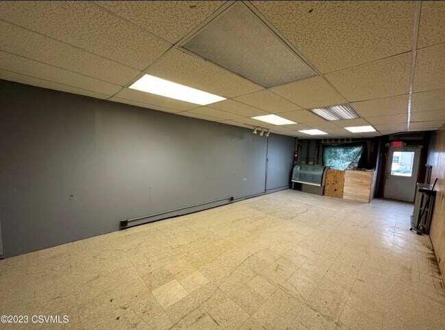Foto del edificio - 233 S Oak St