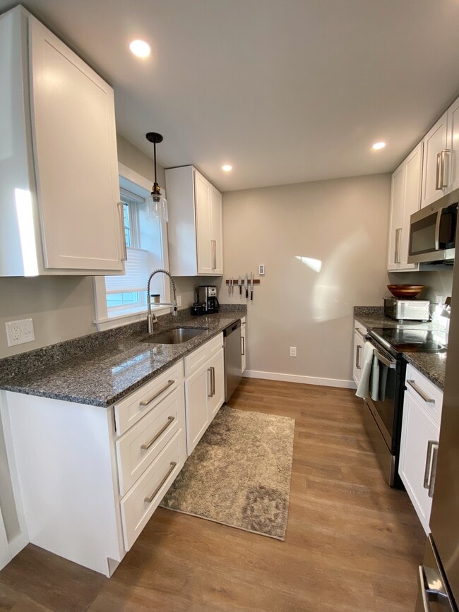 Building Photo - 144 Buttonbush Ln