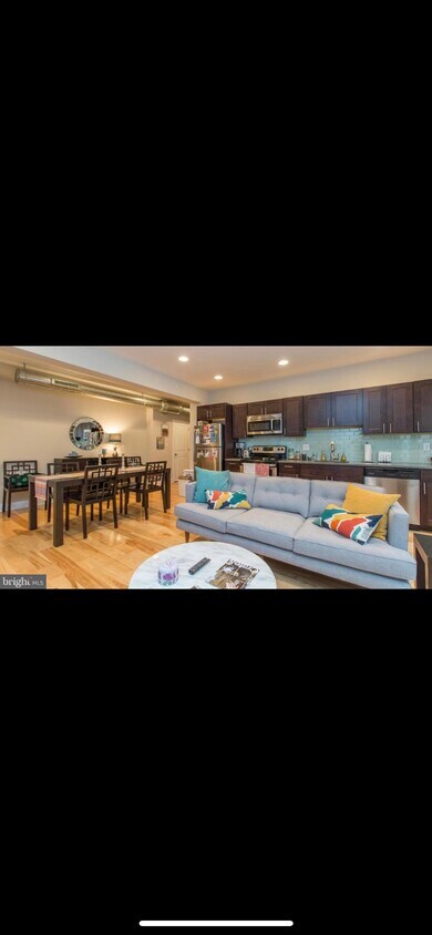 Living Room - 113 Gay St