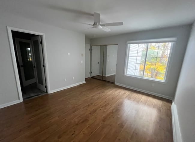 Foto del edificio - 8 Larkspur Ct