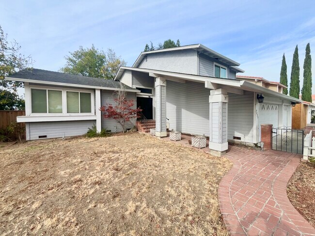 Building Photo - 3023 Lucas Ct