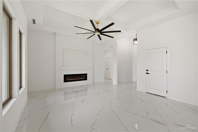 Foto del edificio - 2613 E Comal Rd