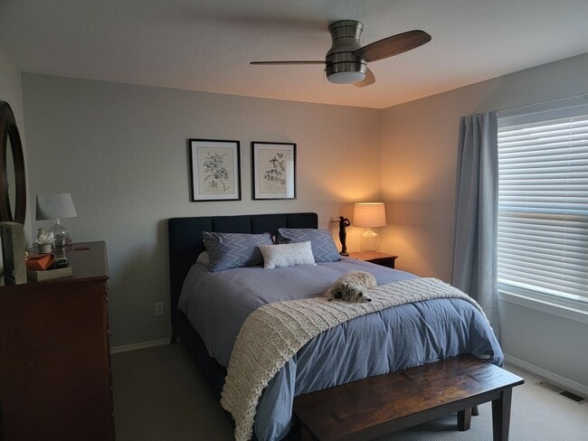 Foto del edificio - 3 Bed - 2 Bath - Fenced Yard
