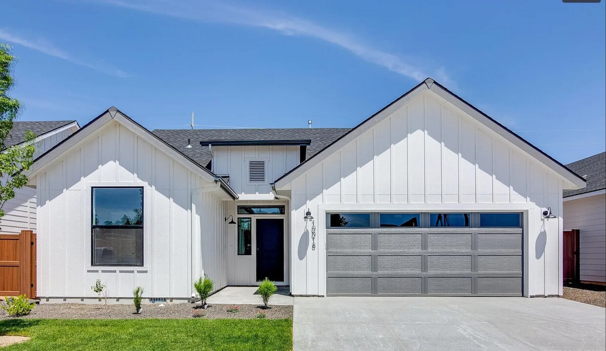 Foto principal - 10018 W La Jolla St