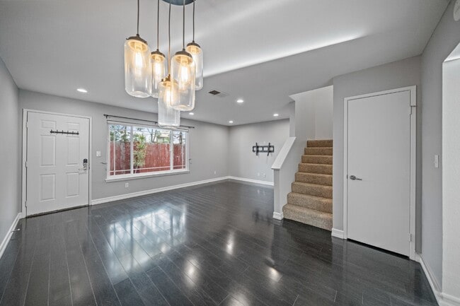 Building Photo - North Park 3 bd / 2.5 ba 2-story Townhome w/Private Patio Yard, Parking,  + More! Available Now